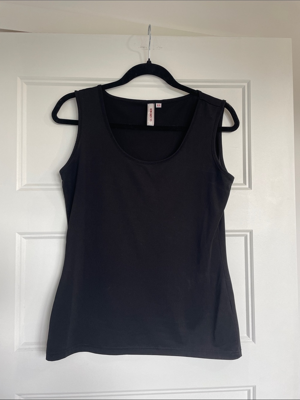 Black Sleeveless Scoop Neck Tank Top